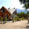 camping-a-la-rencontre-du-soleil le-bourg-d-oisans
